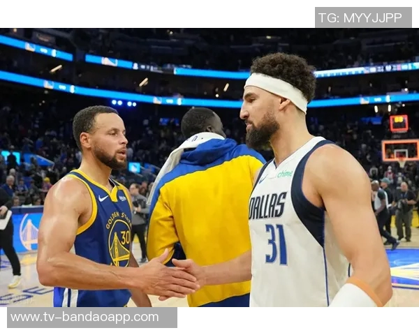 库里赞罗林斯无畏表现感到高兴但又有些不满的复杂心情 库里赞罗林斯无畏表现感到高兴但又有些不满的复杂心情