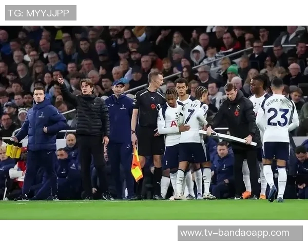 热刺6500万新援西蒙斯表现不佳12场仅1助攻引发球迷担忧 热刺6500万新援西蒙斯表现不佳12场仅1助攻引发球迷担忧